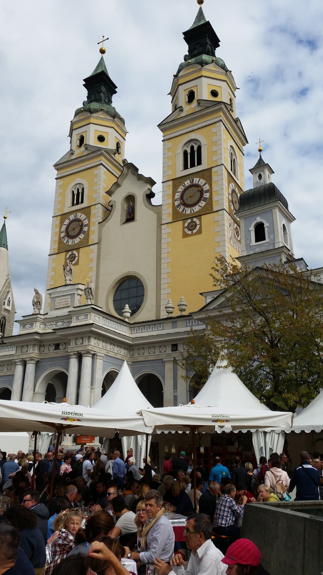 Der Brot- und Strudelmarkt in Brixen